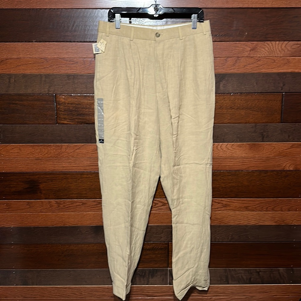 NWT Structure Pleated Khaki Dress Pants